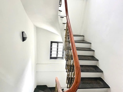 Bán nhà phạm văn đồng, 42m, 5 tầng, sát kđt cuputra, lô góc, cạnh ôtô, giá 9.7 tỷ 2