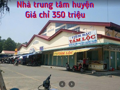 Nhà trung tâm huyện, thổ cư toàn bộ, 2 mặt tiền đường, sát bên là chợ huyện, bến xe, 4