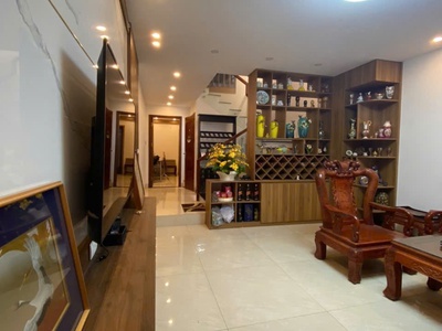  bán nhà ngọc thụy   long biên  30m  x 5 tầng  mặt tiền 3.8m  giá 6.2 tỷ  vị trí trung tâm 3