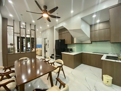 Cho thuê nguyên căn 5 phòng ngủ giá chỉ 28tr tại Vinhomes Marina 1