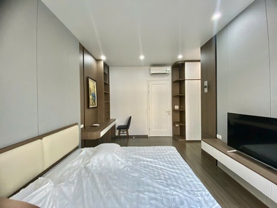 Cho thuê nguyên căn 5 phòng ngủ giá chỉ 28tr tại Vinhomes Marina 4