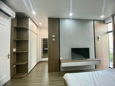 Cho thuê nguyên căn 5 phòng ngủ giá chỉ 28tr tại Vinhomes Marina 7