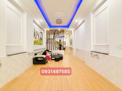 Chính Chủ Cần Bán Gấp Nhà Phố Cao Cấp 4x18 Dĩ An 1