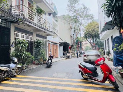 Bán nhà 4 tầng 55m ở phúc đồng long biên mặt đường vỉa hè oto tránh sát mặt phố 11 tỷ 0