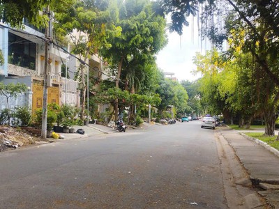 Giá đầu tư rẻ hơn thị trường 30tr/m2 khuôn đất biệt thự đẹp ngay bình phú 8x16m,12tỷ hơn 1
