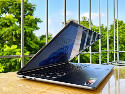 Lenovo Yoga Slim7 ProX R7-6800hs RTX3050  32/512.3k.120hz.100sRGB.400nit.Touch 3