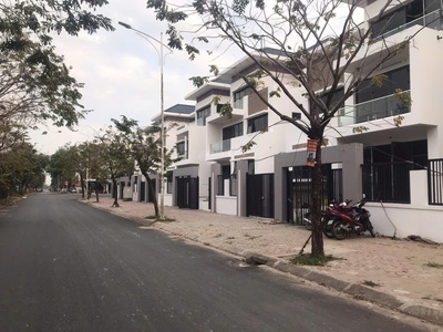 Bán nhà hà trì, hà cầu,hđ hn, xây mới , lô góc, thang máy ,ô tô, kinh doanh dt 39m, giá 9ty 0