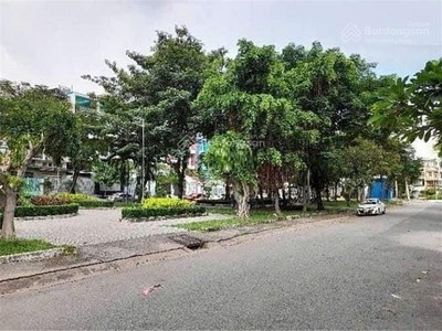 Giá đầu tư rẻ hơn thị trường 30tr/m2 khuôn đất biệt thự đẹp ngay bình phú 8x16m,12tỷ hơn 2