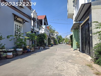 Bán nhà mặt phố đường 6, 4,5 tỷ, 77m2, q9, hcm giá siêu hời 1