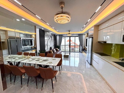 Gấp gấp - chủ nhờ bán gấp căn nhà ngọc thụy - lb - 54m2 - 6 tầng - thang máy - gara ô tô 7 chỗ - 1x 2