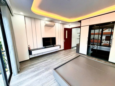 Gấp gấp - chủ nhờ bán gấp căn nhà ngọc thụy - lb - 54m2 - 6 tầng - thang máy - gara ô tô 7 chỗ - 1x 4
