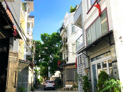 Gấp bán, đất trống, ngang 5, hxh.sát ga metro bình thái 2