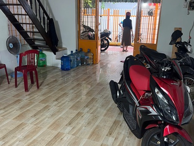 Nhà 2 tầng 123m2 ở trung tâm Hải Châu gần 3 trường ĐH đang có 3 phòng cho thuê giá 3.95ti 0