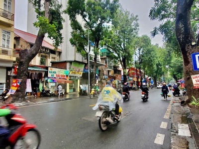 Nhà Mặt Phố Trung Tâm Quận Hai Bà Trưng DT 80m mặt tiền gần 6m  vỉa hè rộng, kinh doanh sầm uất 0