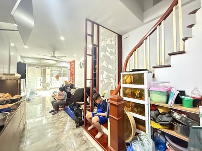 Bán nhà riêng 6 tầng phố kim đồng, q. hoàng mai, ô tô đỗ cửa, 40m2, giá 13.6 tỷ  tl 3