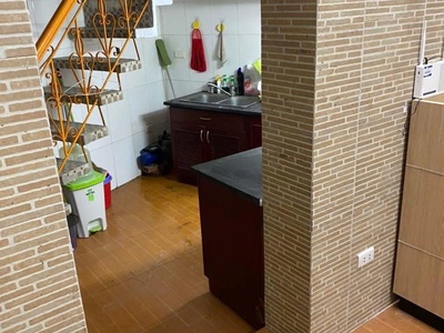 Chính chủ cho thuê nhà nguyên căn 3 tầng - đường thịnh quang, đống đa   ô tô đỗ cửa 2