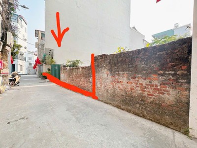 Vị trí kim cương - mặt ngõ ô tô tránh - gần hồ - sát vinhomes   việt hưng - chỉ bán đất tặng nhà 0