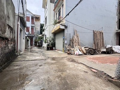 Bán đất đức giang   gần phố, gần ô tô tránh   ngõ nông, rộng   long biên 1