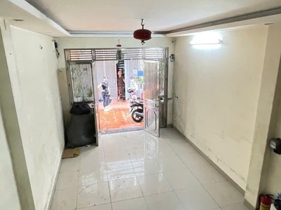 Bán nhà 48m 5t bồ đề, long biên , oto ,kd, giá 9,4ty. 2