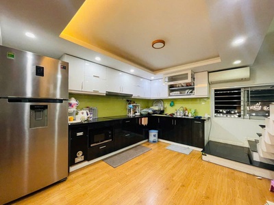 Gia đình cần bán 98m2, 5 tầng, giá 20 tỷ. hoàng văn thái, thanh xuân 2
