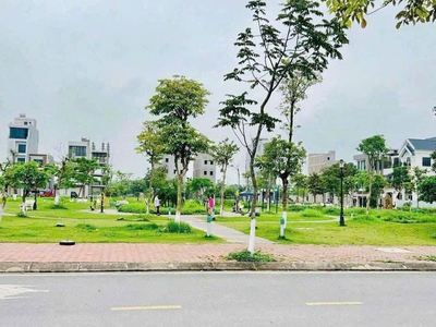 Bán lô góc 2 mặt tiền KDC Trần Hưng Đạo, TP Hải Dương, 220.38m2, đối diện chung cư, KD tốt 2