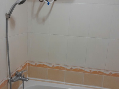 Cho thuê căn hộ Sinh Lợi, KDC Trung Sơn, đường số 9A, Bình Chánh : -	 Diện tích 80m2, tầng trung 6