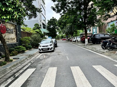 Cần bán 93,6m2 đất mặt phố Nguyễn Văn Hưởng - Sau là hồ Quán Tình, thoáng mát, sạch sẽ 0