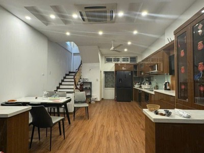 Quan Nhân 50m2 x mặt tiền 5M - Ngõ oto rộng thoáng, oto 4 chỗ lùi vào cửa, chỉ 10m ra hồ. 0