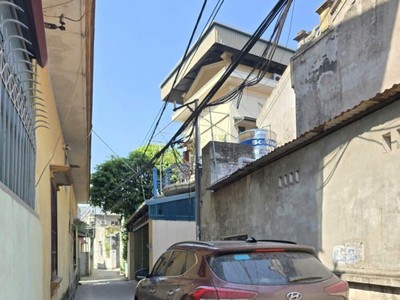 Bán đất phúc lợi   50m    mặt tiền rộng   giá 5 tỷ 0