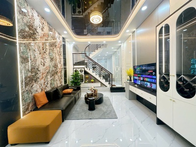 Nhà sang trọng đẳng cấp nuyễn thị kiêu trung tâm thới an q12 2