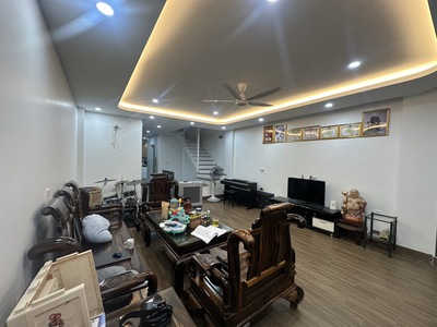 Bán nhà 5 tầng phố phùng chí kiên, cầu giấy, lô góc, sát ô tô, kinh doanh, 45m, 12 tỷ. 1