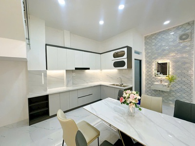 Nhà sang trọng đẳng cấp nuyễn thị kiêu trung tâm thới an q12 4