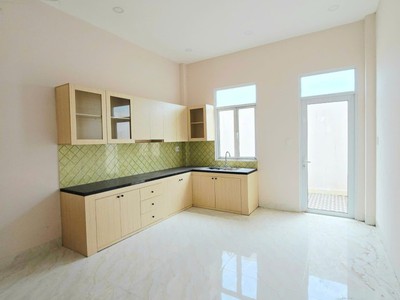 Bán nhà 2 tầng, 67m , 2pn, 2wc, q.9, 4.3 tỷ, sổ đỏ 1