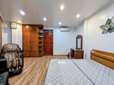 Bán nhà văn cao cách 1 nhà ra ô tô tránh 52m mặt tiền 4,3m 14 tỷ 2