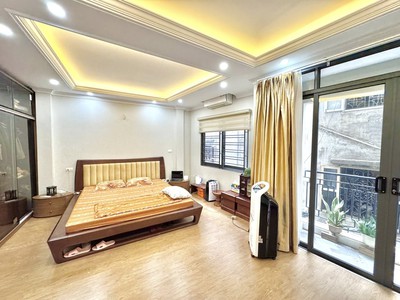 Bán nhà trương định   2 thoáng - gần phố - nở hậu   6.2m mt    43m  - 10 tỷ 2