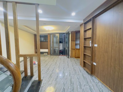Bán nhà lĩnh nam - trung tâm hoàng mai:  nhà 6 tầng mới đẹp   ở ngay   gần phố   trươc nhà thoáng 1
