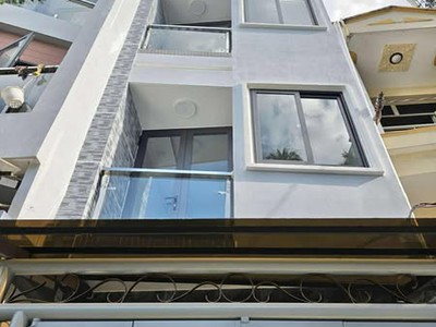Nhà  đường thích quảng đức phường 5 phú nhuận. 0