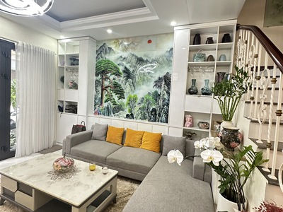 Bán nhà ngọc thụy 13 tỷ 45m mặt tiền 5m lô góc ngõ ô tô,long biên hà nội 2