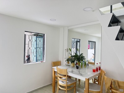 Bán nhà 1 trệt 1 lầu thủ đức,sổ hồng riêng đường xe hơi,chỉ 1,8 tỷ.duy nhất 1 căn 1