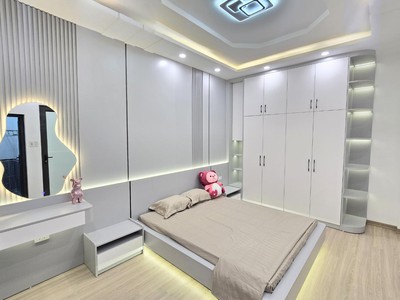 Nhà đẹp hoàng mai   2 thoáng   ngõ thông   ô tô gần cửa   6.68 tỷ   full nội thất 3