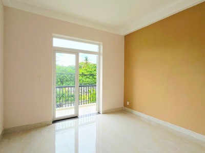 Bán nhà 2 tầng, 67m , 2pn, 2wc, q.9, 4.3 tỷ, sổ đỏ 3