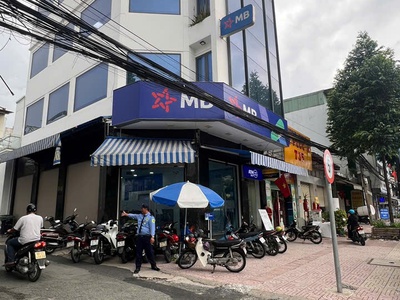 Nhà mới full nội thất  - hẻm xe thông thống nhất - diện dtsd 90m2 - 3 tầng giá 5tỷ 0