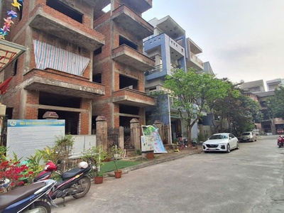 Biệt thự phân lô   sài đồng, long biên   vị trí đắc địa   kinh doanh đỉnh   xây thô   tự hoàn 1