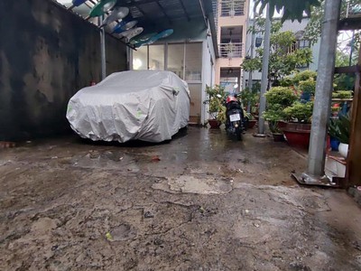 Cần bán nhà 2 tầng mặt tiền xa lộ hà nội - đối diện trạm metro -  23 tỷ - 135m2 - 2 tầng 4