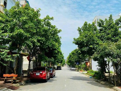 Bán đất- phúc đồng dtich 90m,mtien 6.5m,ôtô vào đất,lô góc,nở hậu,ngõ thông,nhỉnh 15 tỷ 1