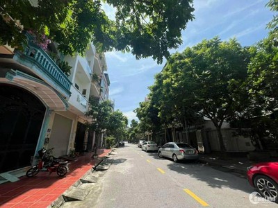 Bán đất- phúc đồng dtich 90m,mtien 6.5m,ôtô vào đất,lô góc,nở hậu,ngõ thông,nhỉnh 15 tỷ 2