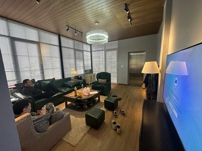 Tứ Liên 70m2 x 6 tầng thang máy - Lô góc 3 thoáng - Cách ô tô dừng đỗ 5M - Ngõ thông thoáng. 0