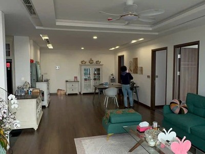 132 mét vuông- căn hộ 3 phòng ngủ trang bị nội thất hoàn thiện. 0