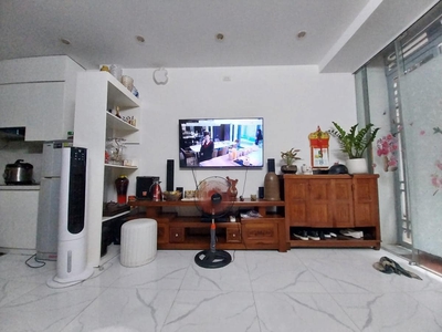 Nhà ngõ trần cung DT 45m2, 5 tầng mặt tiền 4m mặt ngõ 3m giá 7 tỷ hơn 9