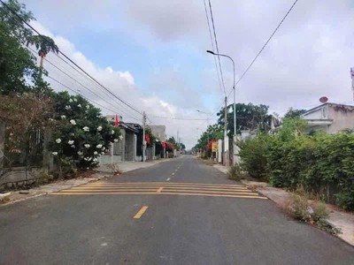 Cần bán lô đất đẹp mặt tiền đường nhựa khu dân cư hiện hữu, xã tam an, huyện long đất 0